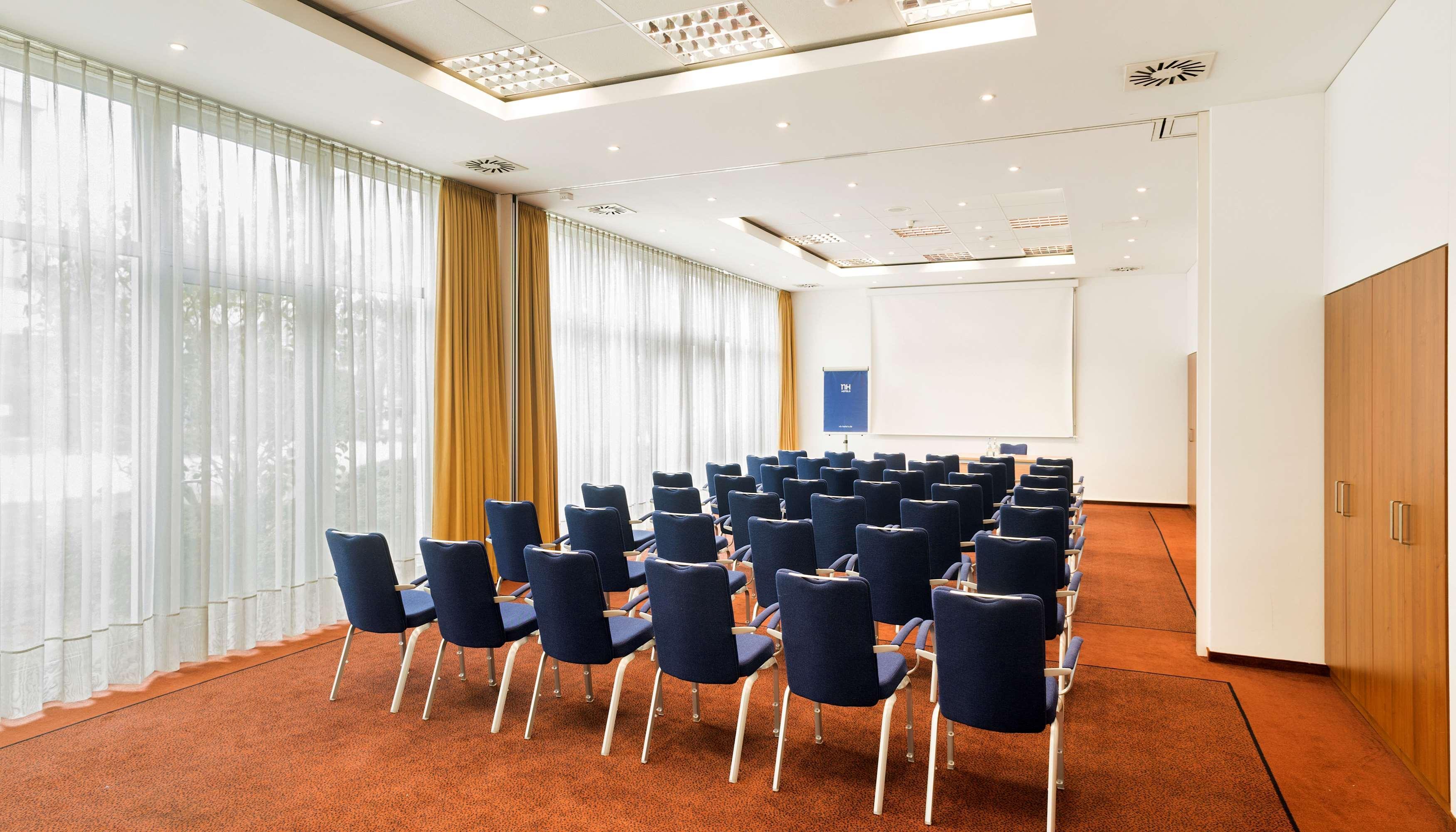 Nh Muenchen Ost Conference Center Hotel Ашхайм Екстериор снимка