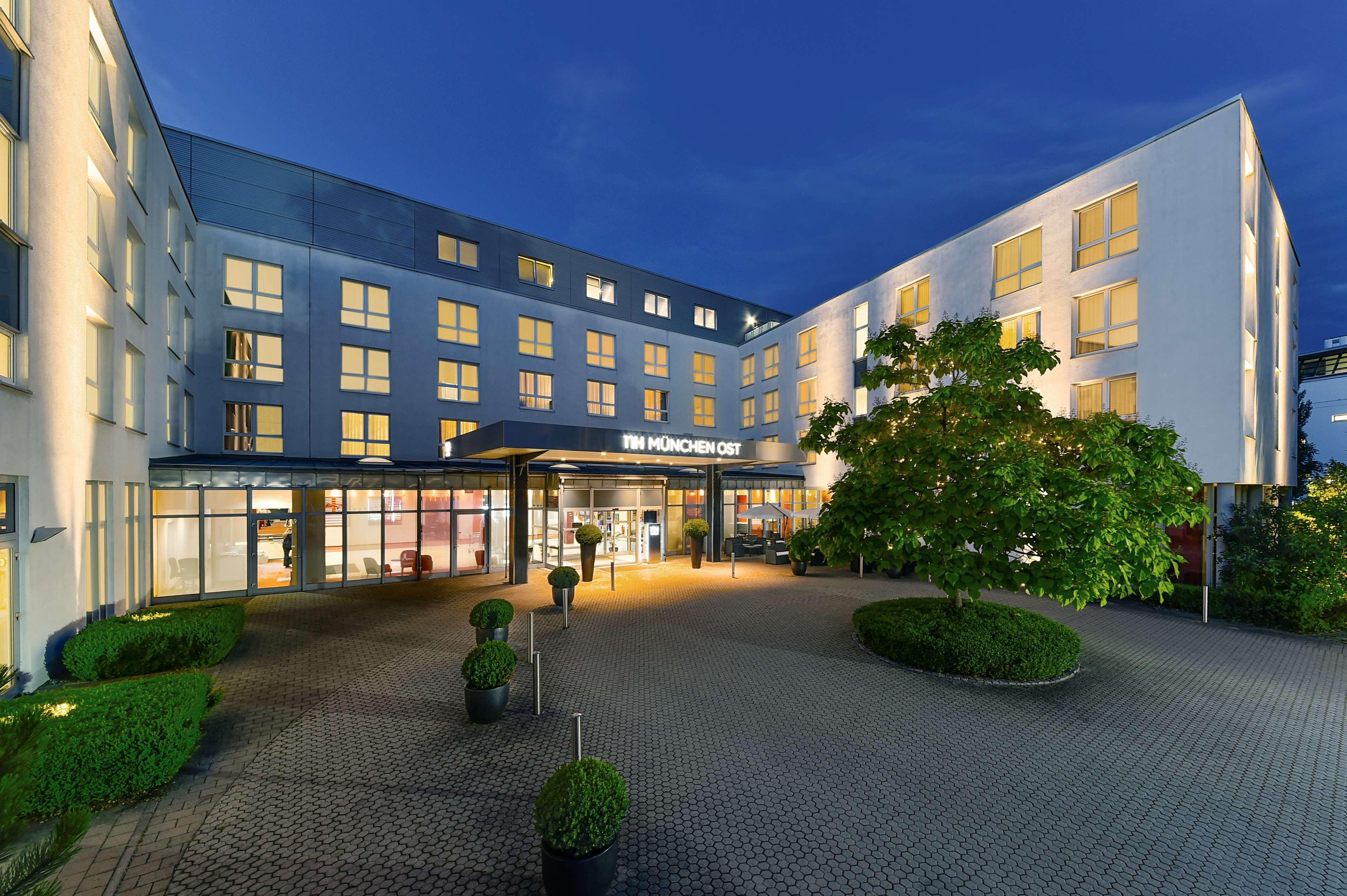 Nh Muenchen Ost Conference Center Hotel Ашхайм Екстериор снимка